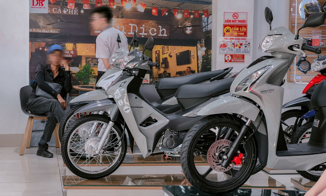 Honda Vision, SH chênh giá tại đại lý khi sắp vào năm học mới