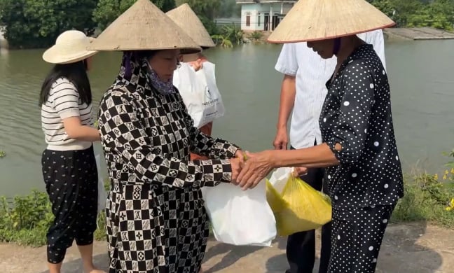 Ấp áp tình làng nghĩa xóm nơi rốn lũ Thanh Liêm, Hà Nam
