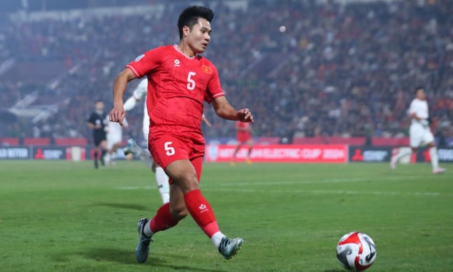 Trương Tiến Anh bật mí về HLV Troussier và HLV Kim Sang-sik