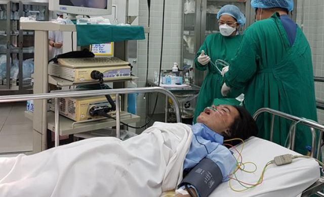 Bộ Y tế yêu cầu y bác sĩ tập trung cứu nạn nhân vụ cháy chung cư