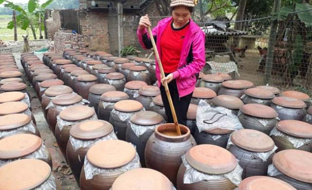 Tương nếp đựng chum sành, thơm ngon nức tiếng xứ chè Thái Nguyên