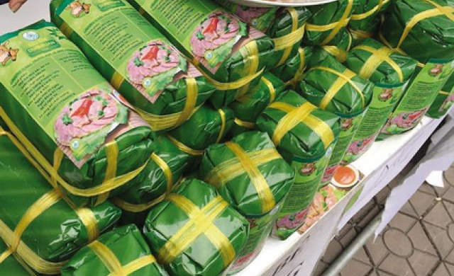 Tiểu thương “bung” hàng: Đặc sản vùng miền ầm ầm 'đổ bộ' về Thủ đô