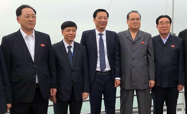 Hành trình ấn tượng của đoàn Triều Tiên trên vịnh Hạ Long