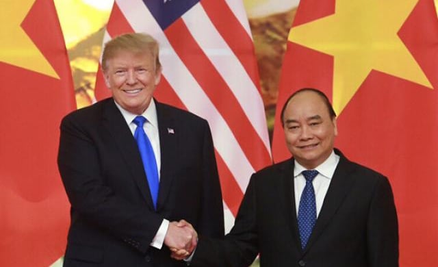 Thượng đỉnh Mỹ - Triều Tiên: Ông Donald Trump gặp Thủ tướng Nguyễn Xuân Phúc