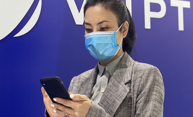'Cuộc chiến' virus Corona: Viettel lắp 22 cầu truyền hình, VNPT miễn phí gọi hotline