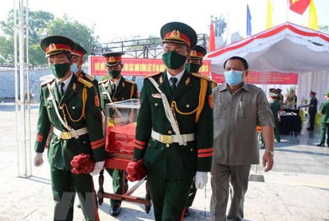Quảng Trị truy điệu, an táng hài cốt liệt sỹ hy sinh ở Lào