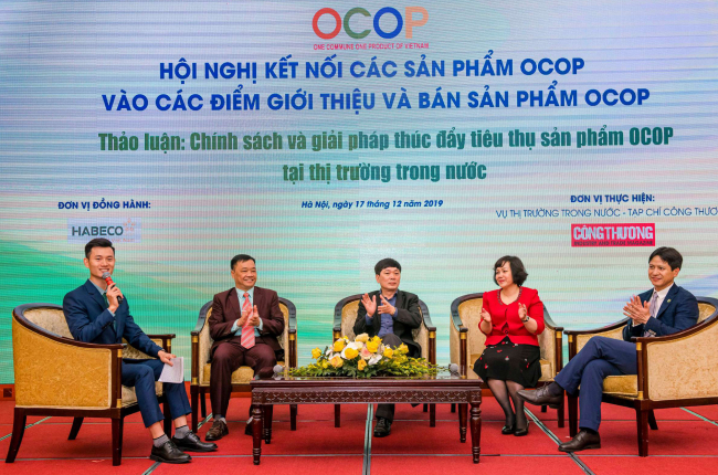 Tiếp thị nơi “cửa ngõ quốc gia”