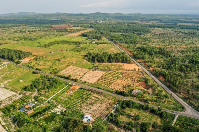 Đất nền khắp nơi hạ nhiệt