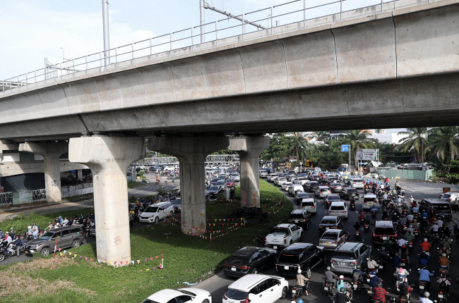 Đề xuất khơi thông đường nội bộ ven sông Sài Gòn sau sự cố đứt cáp cầu vượt Nguyễn Hữu Cảnh