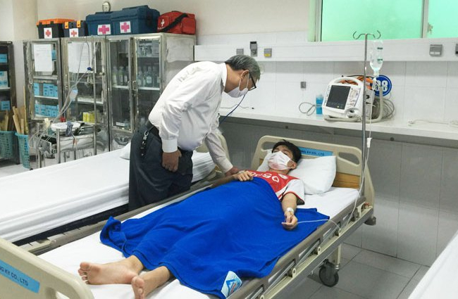 Bộ GD&ĐT chỉ đạo khẩn sau vụ hàng trăm học sinh ngộ độc ở Nha Trang