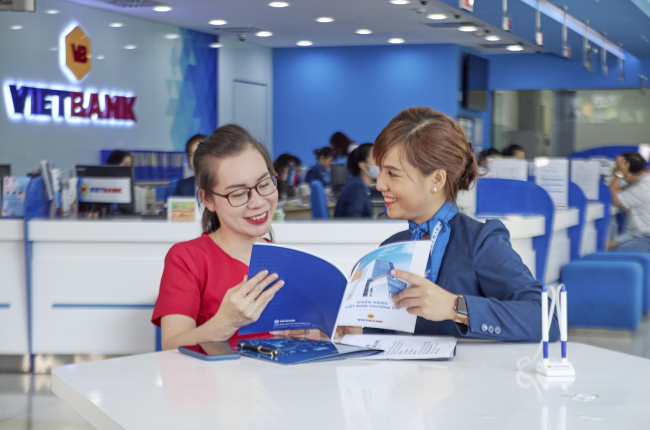 Lãi suất cao và nhiều quà tặng cho khách hàng gửi tiết kiệm tại Vietbank