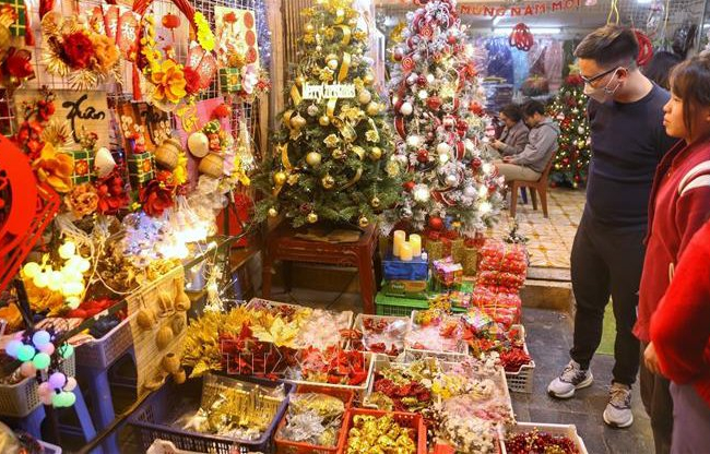 Giáng sinh, thị trường đồ trang trí thêm sôi động