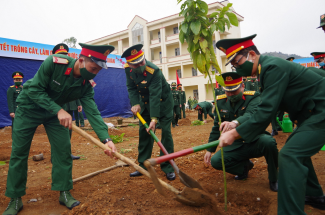 Bộ CHQS tỉnh Sơn La: Phát động Tết trồng cây mừng Đảng, mừng xuân Nhâm Dần năm 2022