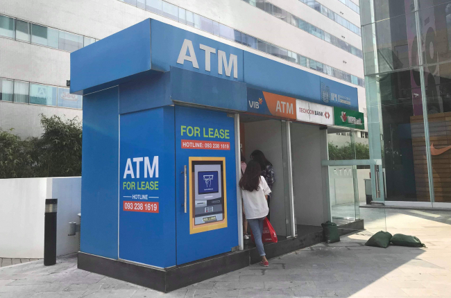 Nhiều ngân hàng triển khai gói dịch vụ miễn phí tin nhắn