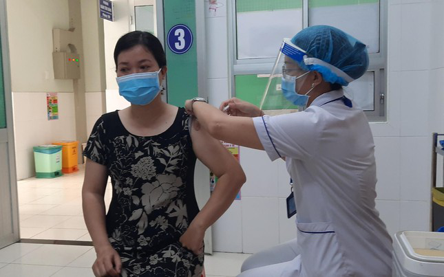 Ca nhiễm tăng, TPHCM khẩn cấp yêu cầu hạn chế tụ tập, đến nơi đông người