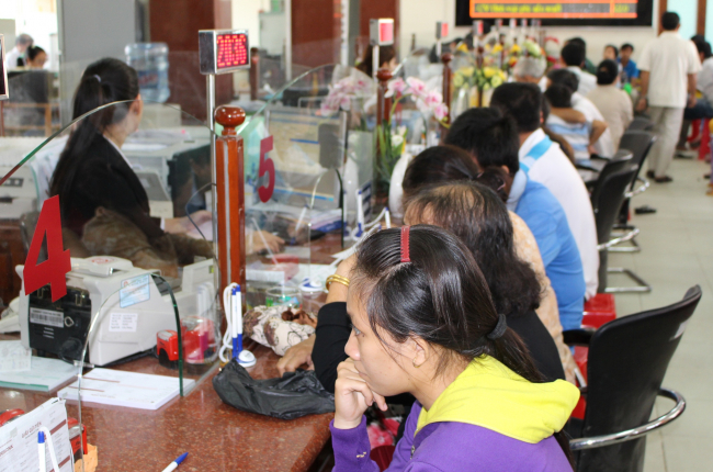 Ngân hàng đầu tiên công bố hỗ trợ lãi suất 2% cho doanh nghiệp, hợp tác xã, hộ kinh doanh