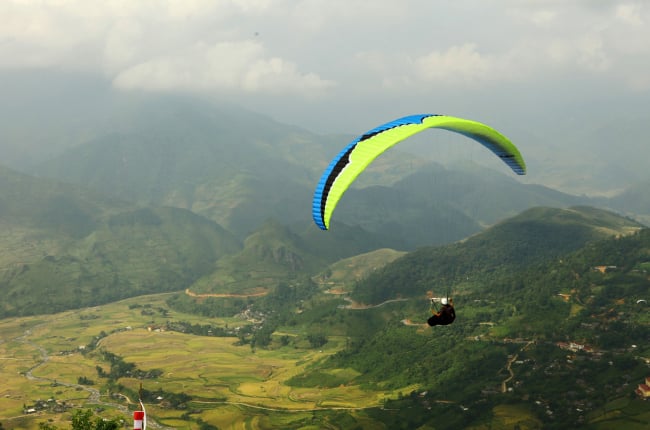 Bay dù lượn ngắm miền di sản Phong Nha - Kẻ Bàng