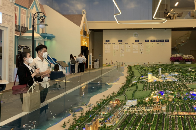 Sốt đất đi qua, nhà đầu tư bất động sản lao đao