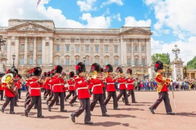 Những sự thật thú vị về cung điện hoàng gia Buckingham