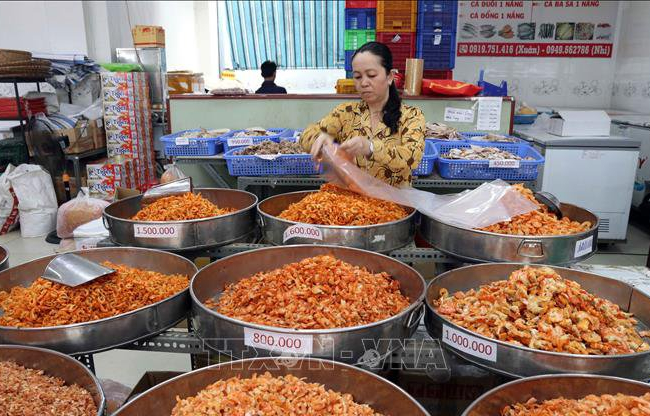 Giá các mặt hàng khô đặc sản 'lên hương' cận Tết