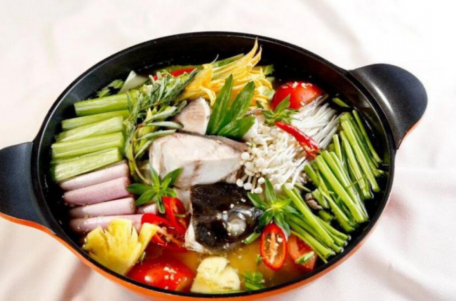 Về Hà Tiên ăn canh chua cá mập, bún kèn, bún nhâm...