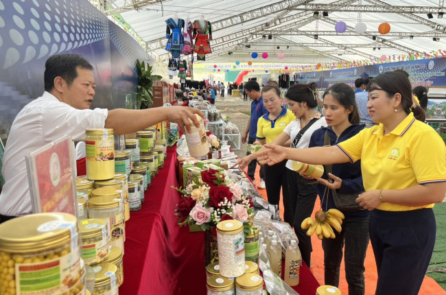 Xây dựng thương hiệu sản phẩm OCOP Lào Cai chắc chân trong nước, vươn ra chợ thế giới
