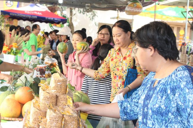 28% hộ gia đình đang khó khăn tài chính, người có thu nhập cao cũng đang lo thiếu tiền, mua sắm sẽ thay đổi