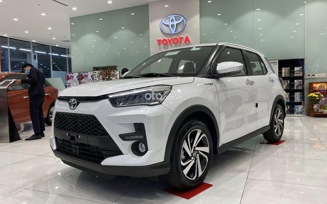 Vì sao mẫu xe 'hot' Toyota Raize giảm giá nhanh chóng?