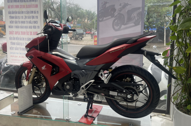 Giá xe Honda Winner X giảm 'sập sàn' hơn 18 triệu đồng
