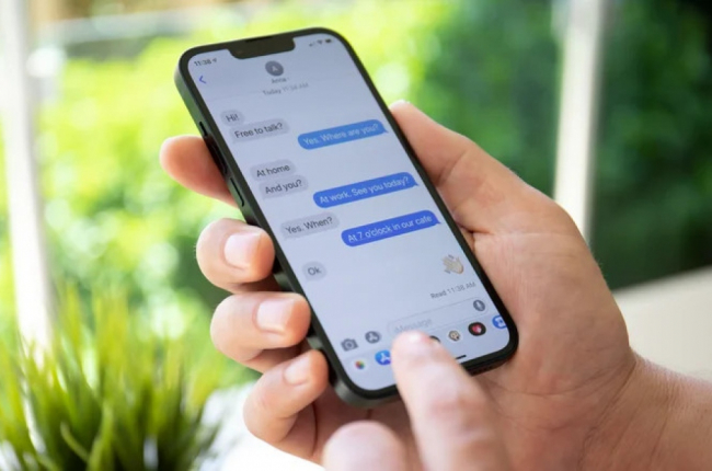 Cách chia sẻ vị trí trên iPhone