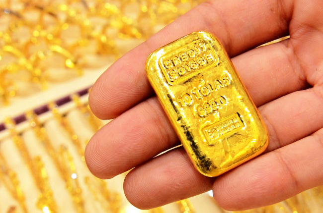 Vàng hướng tới mốc 2.000 USD