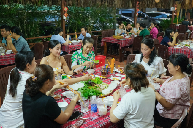 

Vượt mấy chục km ăn gỏi gà măng cụt