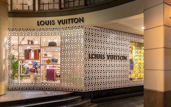 Người Việt sẽ chi gần 1 tỷ USD mua hàng xa xỉ năm 2023, lý giải vì sao Dior, Louis Vuitton đổ về Hà Nội