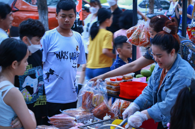 Đà Nẵng khai trương phố ăn vặt ven biển