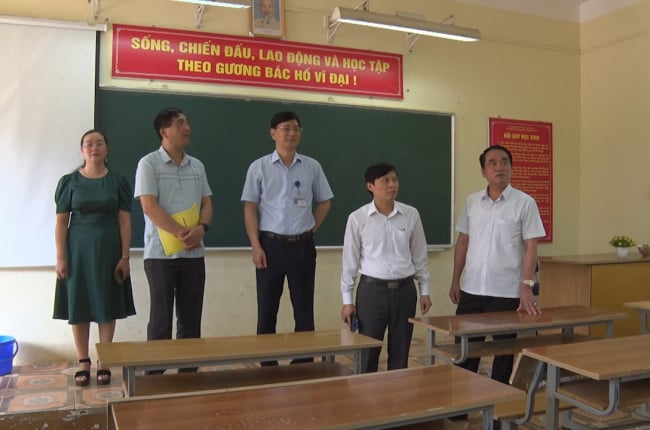 Phó Chủ tịch UBND tỉnh Sơn La kiểm tra công tác chuẩn bị Kỳ thi tốt nghiệp THPT tại huyện Mai Sơn