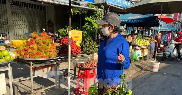 Chi tiêu Tết Đoan Ngọ: Chỉ dám mua bó lá xông