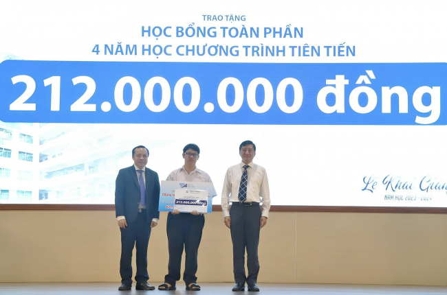 Một trường chuyên 'chơi lớn', trao hơn 200 triệu học bổng cho thủ khoa đầu vào