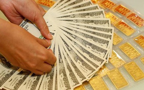 Giá vàng cao chót vót, USD bật tăng
