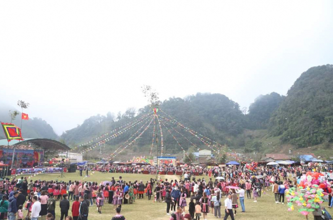 Lên Mai Châu trẩy hội Gầu Tào 