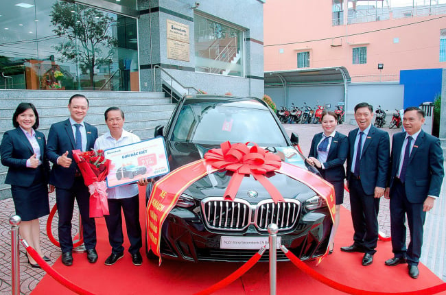 Sacombank trao 2 ô tô BMW hơn 4 tỷ đồng đến khách hàng tại Bạc Liêu, Vĩnh Long