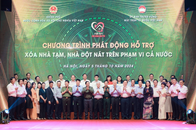 LPBank chung tay vì cộng đồng: Trao 100 tỷ đồng xoá nhà tạm, nhà dột nát