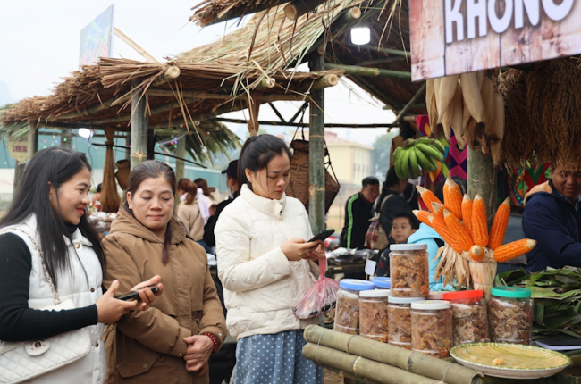 Phù Yên: Thúc đẩy tiêu thụ sản phẩm và quảng bá du lịch, văn hóa đồng bào dân tộc thiểu số