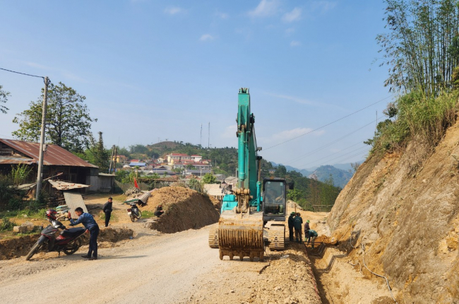 Lai Châu: Nỗ lực vượt khó đẩy nhanh tiến độ khắc phục hậu quả thiên tai, bảo đảm giao thông