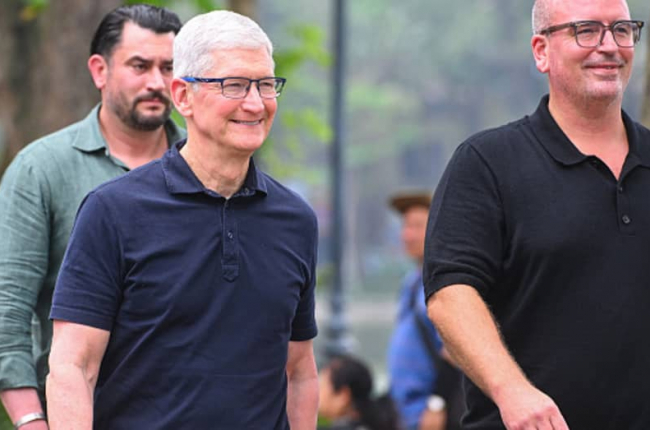 Tim Cook và lãnh đạo cấp cao Apple đến Việt Nam, cứ điểm sản xuất của  'táo khuyết'