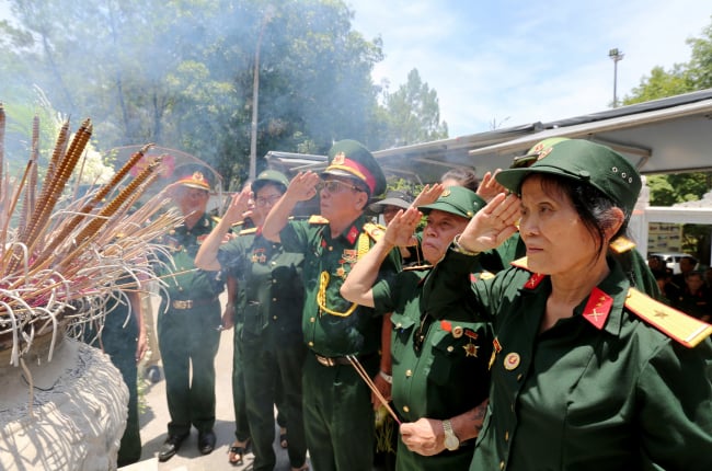 Hàng nghìn người hành hương về ngã ba Đồng Lộc tưởng nhớ các anh hùng liệt sỹ đã hy sinh ở “tọa độ chết”