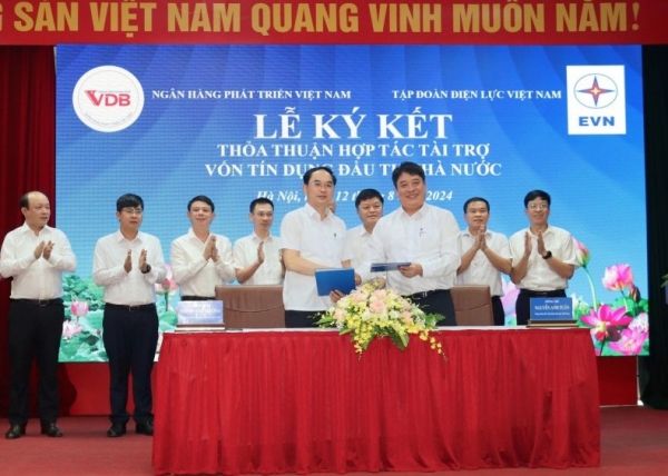 EVN, Ngân hàng Phát triển Việt Nam bắt tay tăng cường thế mạnh