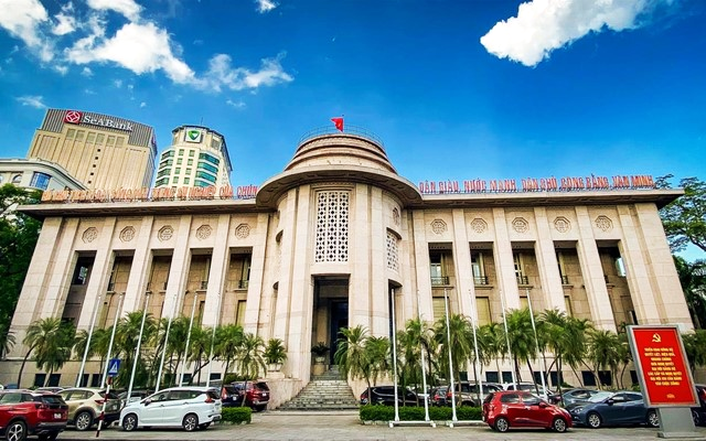 UOB: Ngân hàng Nhà nước chưa vội hạ lãi suất sau quyết định của Fed 