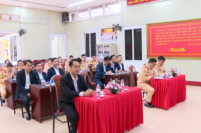 Công an Sơn La tập huấn nghiệp vụ sát hạch, cấp phép giấy phép lái xe cho cán bộ, chỉ huy