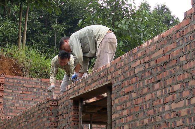 Một huyện của Yên Bái có nhiều cách làm hay để xóa nhà tạm, nhà dột nát