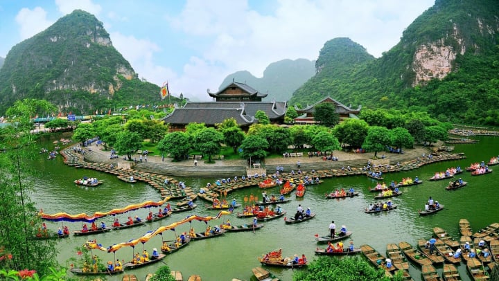 Ba tỉnh Ninh Bình, Nam Định, Hà Nam sáp nhập, tách ra lúc nào, hiện giờ tỉnh nào có thu nhập cao nhất? 